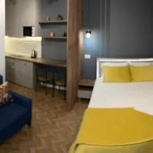 Séjour chez l'habitant Florent's Superb Studio, Free Parking & Garden!!, Tirana